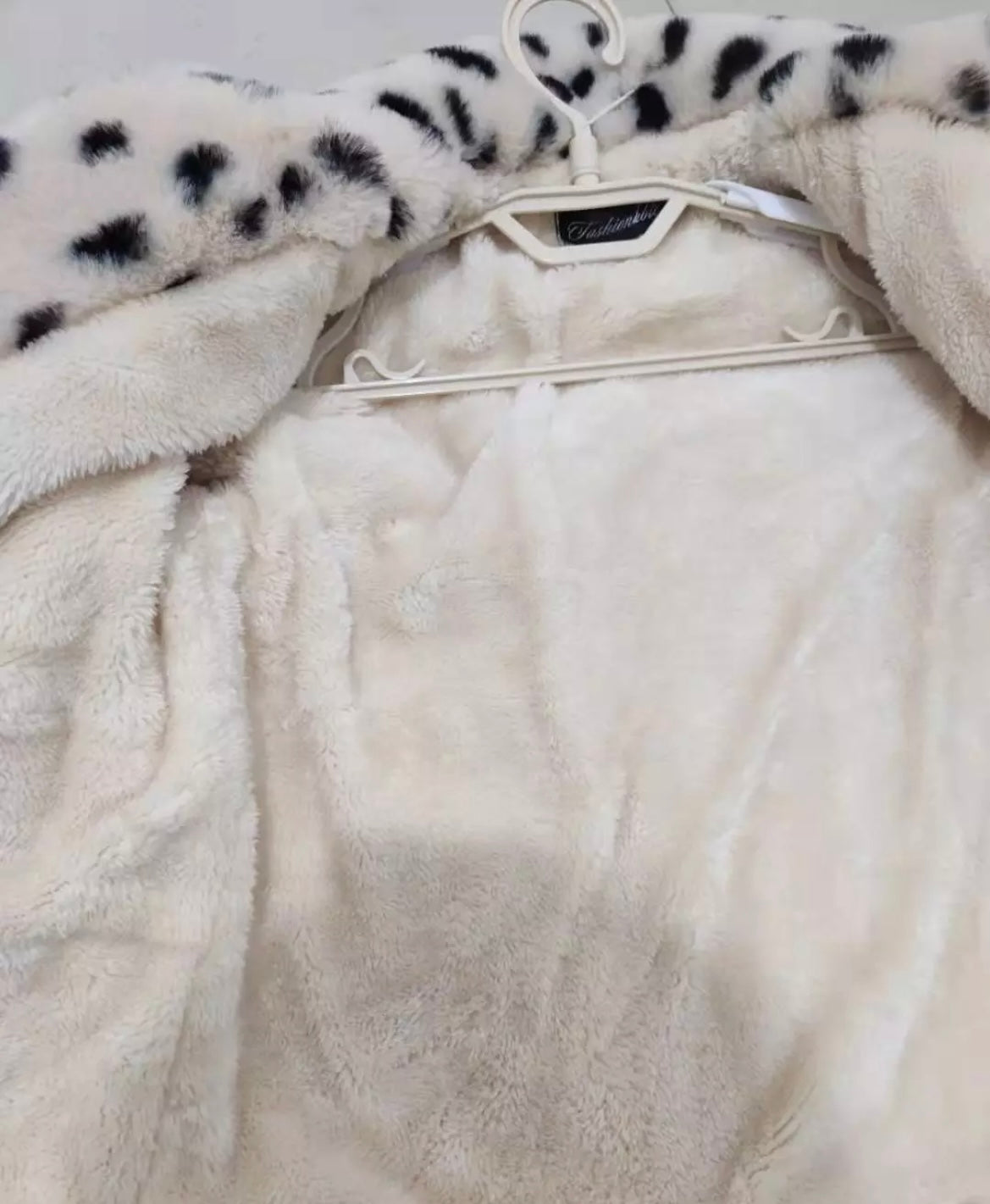 Super Warm Super Cute Faux Fur Jacket – Snow Leopard 1-8 years