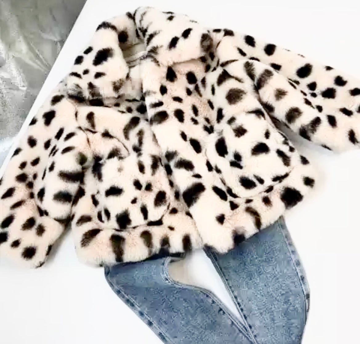 Super Warm Super Cute Faux Fur Jacket – Snow Leopard 1-8 years