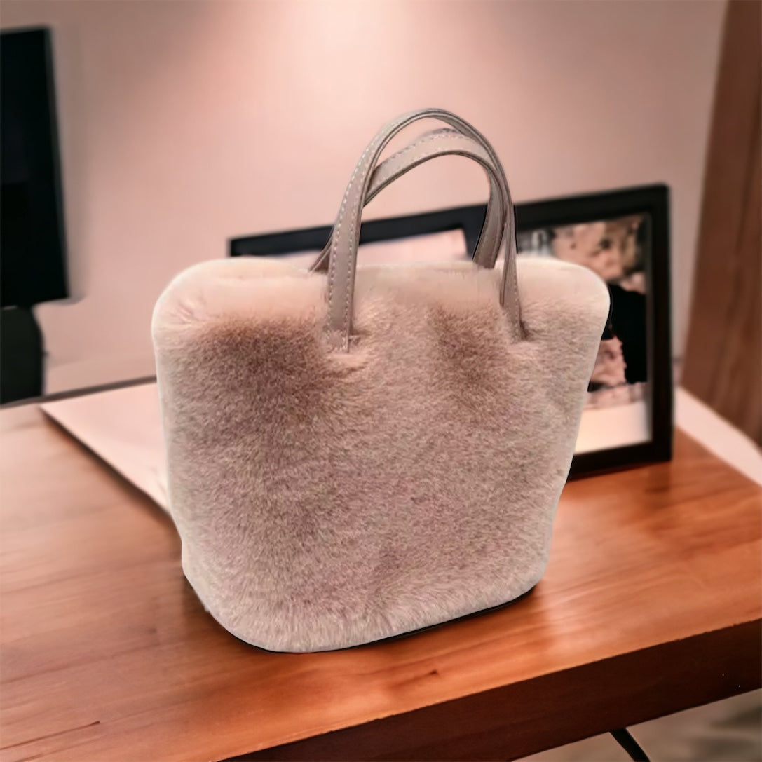 Luxe Faux Fur Handbag or Shoulder Bag Complete with gold chain